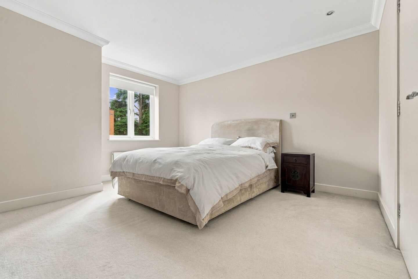 bed1.jpg