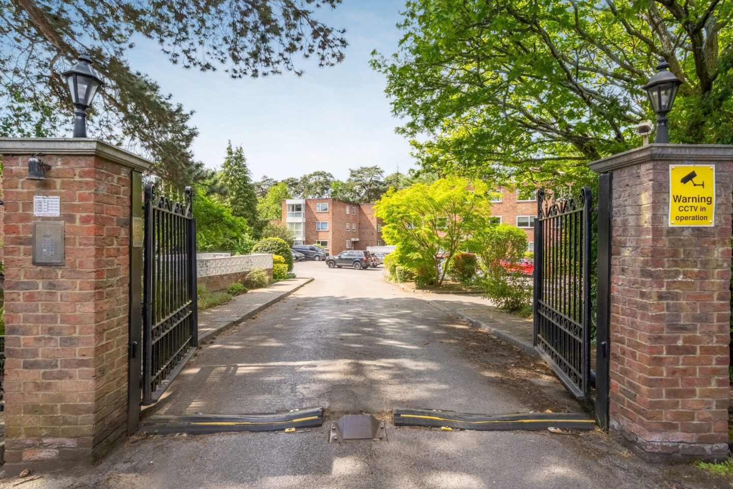 Troon Court, Sunninghill