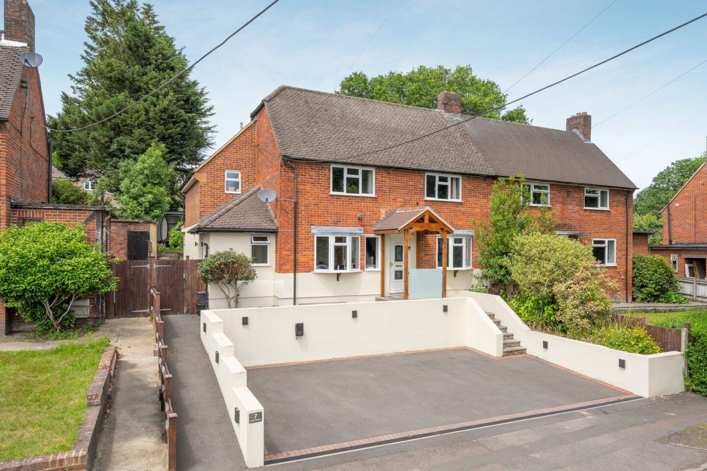 Fernbank Crescent, Ascot
