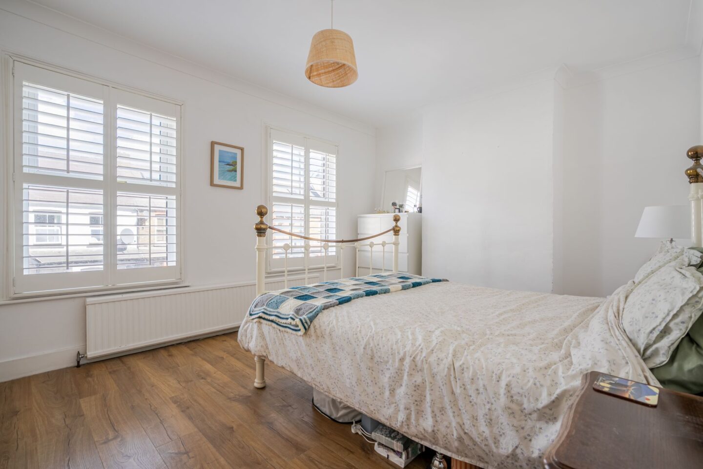 bed1.jpg