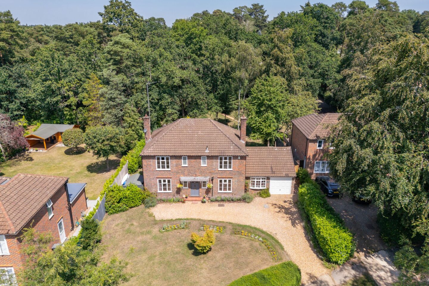 Llanvair Close, Ascot